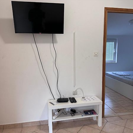 Apartmani Bruno Vrsi Exteriér fotografie